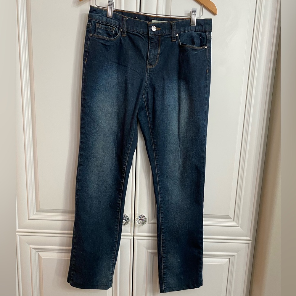 DKNY Jeans Women’s Size 4 Dark Wash Distressed Straight Leg